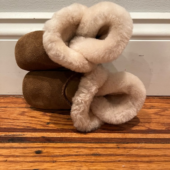 Ugg Boots for babies! 5” in length (size unknown) - Picture 5 of 8